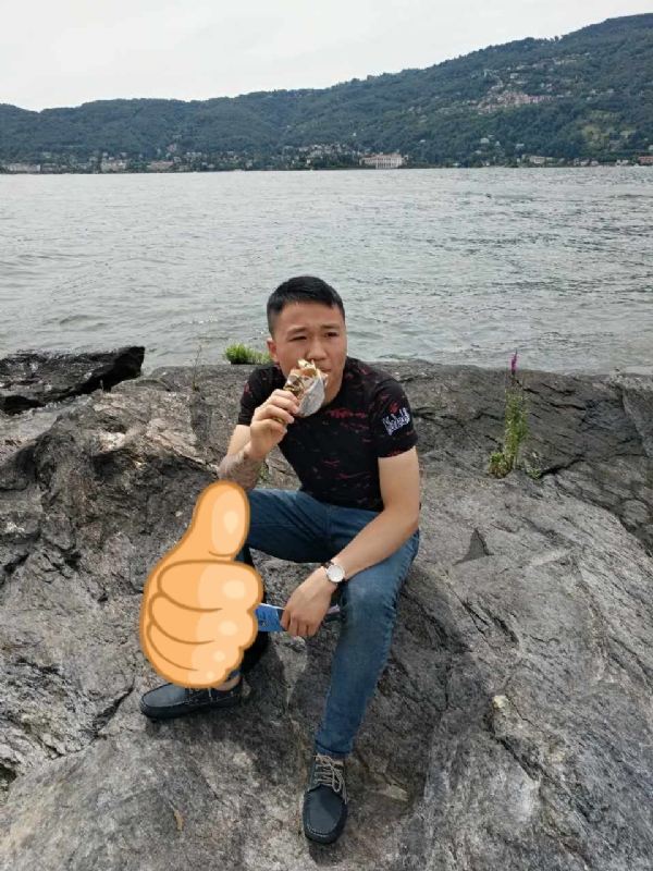 绚烂背后的平淡的第一张照片--福安婚介网