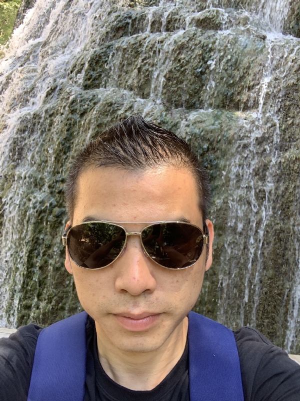 高兴的第二张照片--福安婚介网