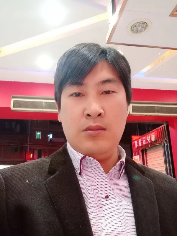 奔跑的第二张照片--福安婚介网