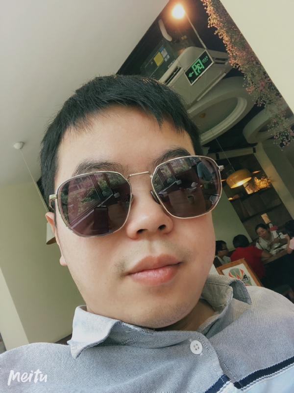 月台等路人的第一张照片--福安婚介网