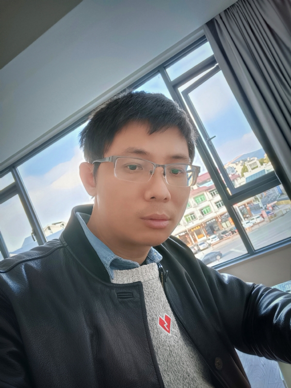 也许只是缺少一个拥抱的第二张照片--福安婚介网