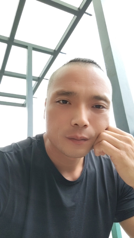 伯爵的第三张照片--福安婚介网